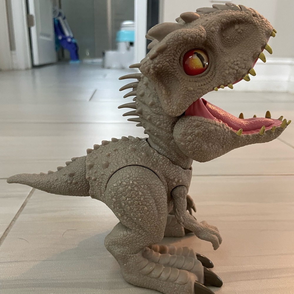 Jurassic World Camp Cretaceous Indominus rex interactive dinosaur - Picture 4 of 12